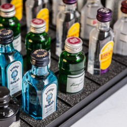 Caja de licores en miniatura A TU GUSTO- Botellitas para regalar